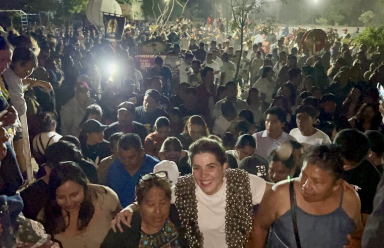 Las tradicionales muerteadas acompañaron a Gaby Pérez en su cierre de campaña