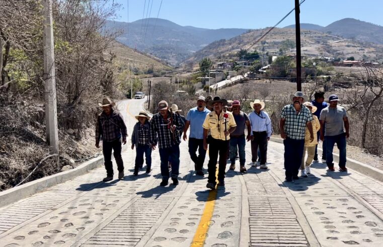 Santa Ana Miahuatlán inaugura ruta alterna a la autopista Ventanilla-Barranca Larga
