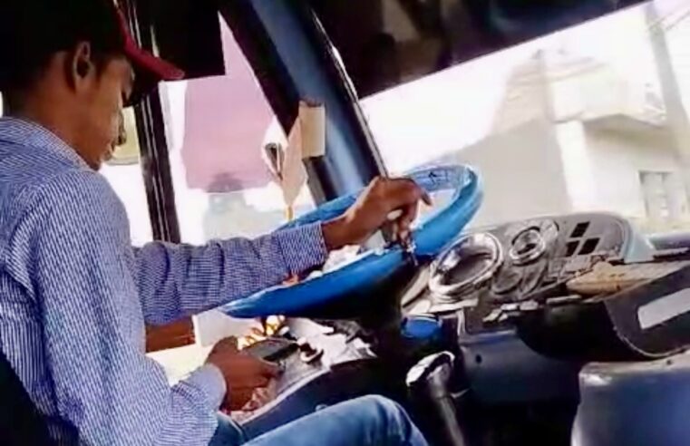 Captan a chofer distraído con su celular mientras maneja