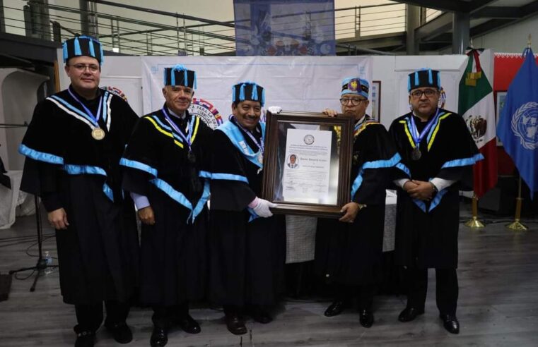 Recibe Hipólito Rojas el Doctorado Honoris Causa por el IDDHCJ