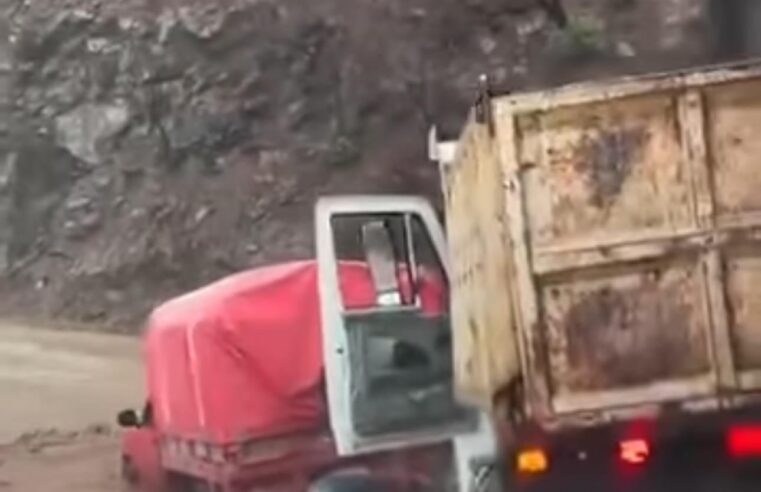 Deslaves en la Carretera Federal 175 deja incomunicada a la Cuenca