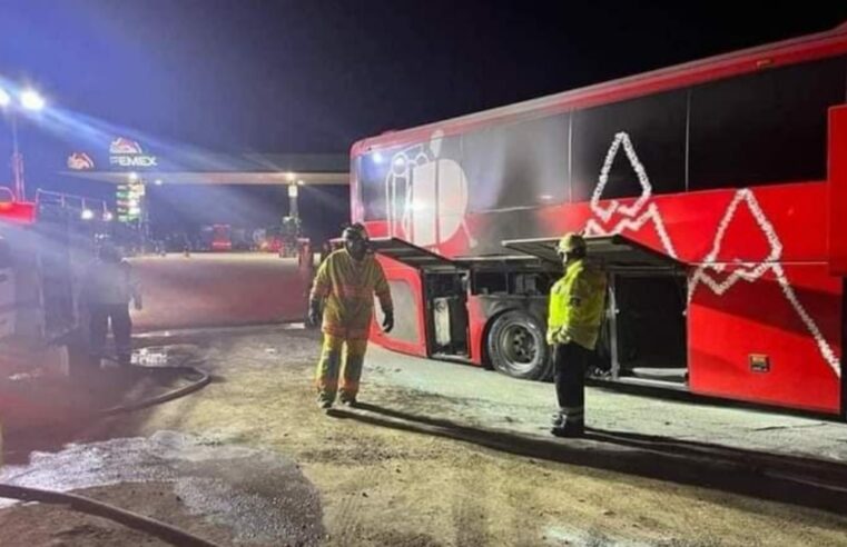 Se incendia autobús del ADO