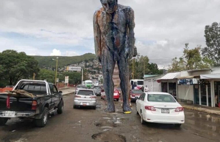 Se pitorrean de Francisco Martínez Neri en redes: Analizan retirar esculturas gigantes
