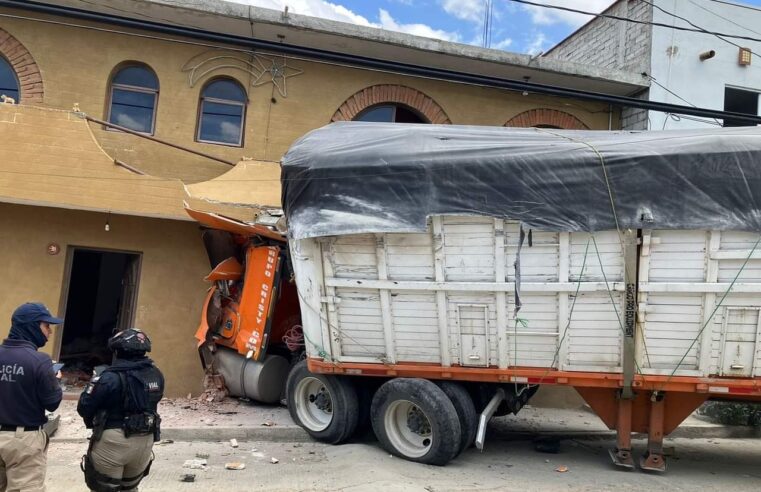 Muere una mujer al ser arrollada por un tráiler que se quedó sin frenos en San Antonio de la Cal