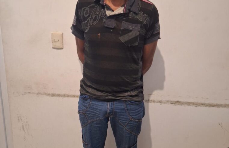 Detiene Policía Vial Estatal a ocupante de camioneta con 19 paquetes de aparente marihuana