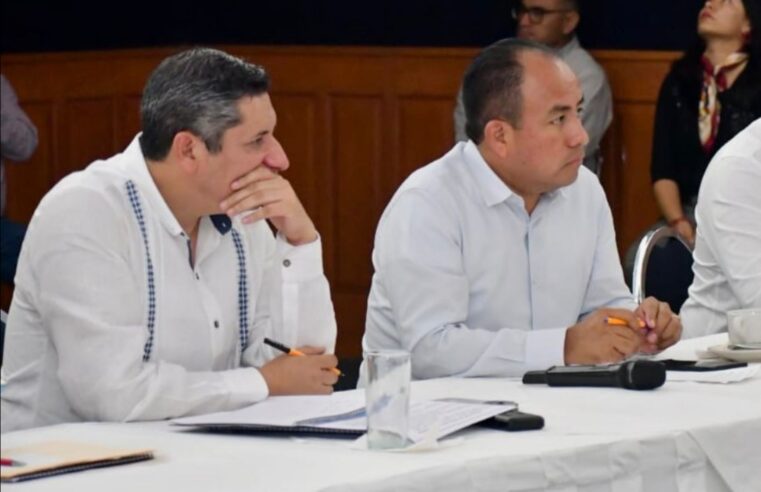 Se reúnen congresistas con Fiscal de Oaxaca