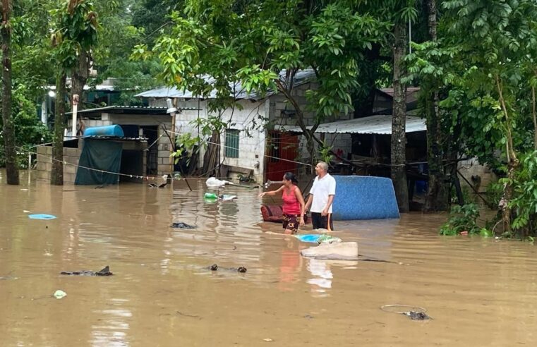 Ixtlán bajo el agua, las lluvias dejaron sin hogar a muchas familias