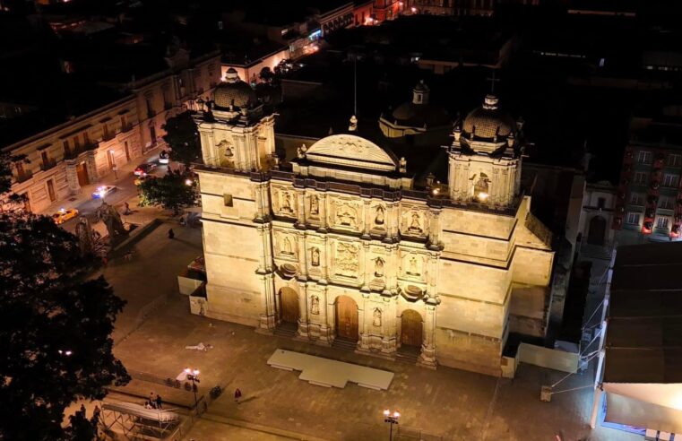 Inauguran nueva iluminación de la Catedral de Oaxaca