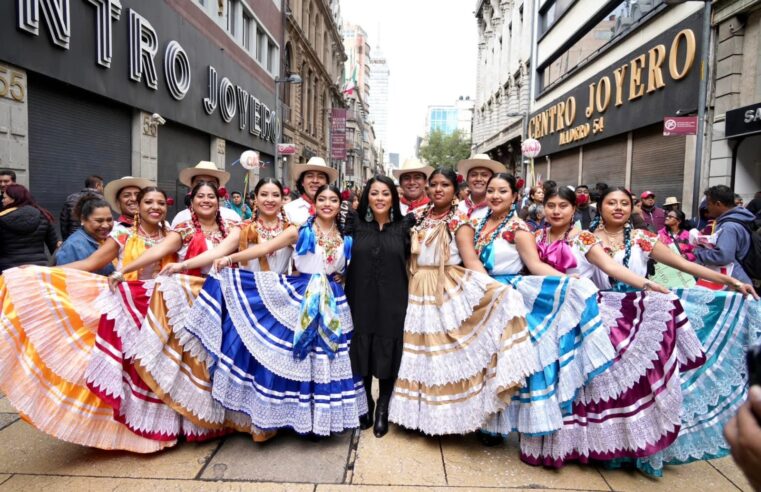 Saymi Pineda acude orgullosa al informe de 100 días de gobierno de Claudia Sheinbaum en la Ciudad de México