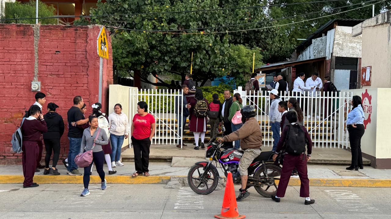Fracasa la CNTE en su inicio de clases alternativo. Hoy inició el Ciclo Escolar oficial