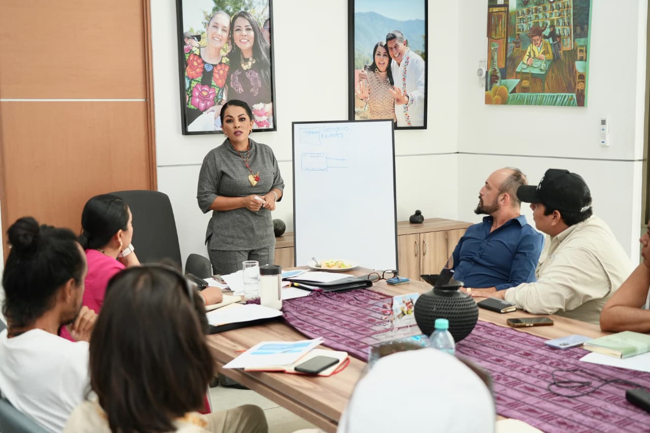 Saymi Pineda refuerza el trabajo conjunto con municipios de la Costa Oaxaqueña