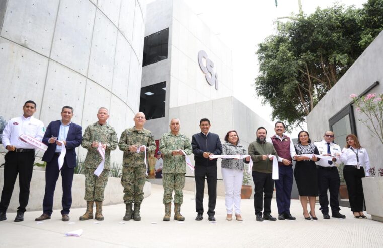 Entrega Salomón Jara al pueblo de Oaxaca el C5i, que es uno de los centros de inteligencia en seguridad más grandes de México