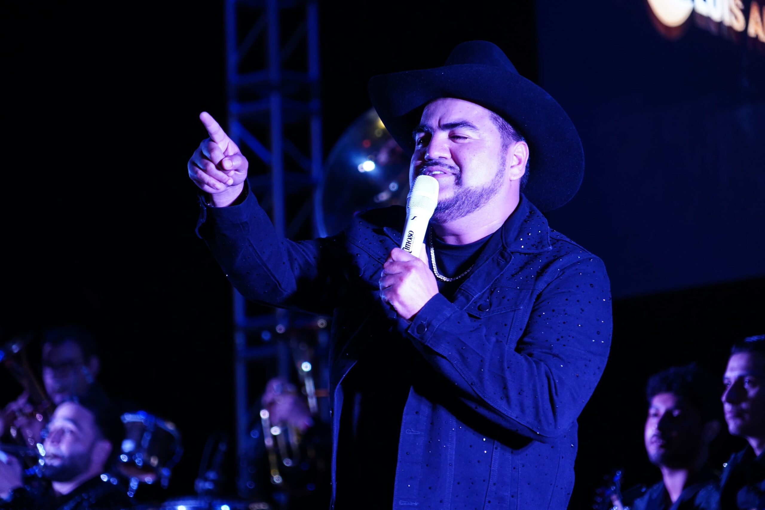 El Mimoso engalana las Fiestas de Noviembre en Puerto Escondido