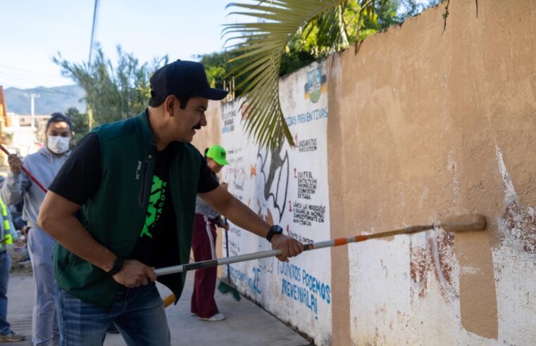 Lomas del Crestón fortalece su entorno con Tequio Vecinal encabezado por el presidente Ray Chagoya