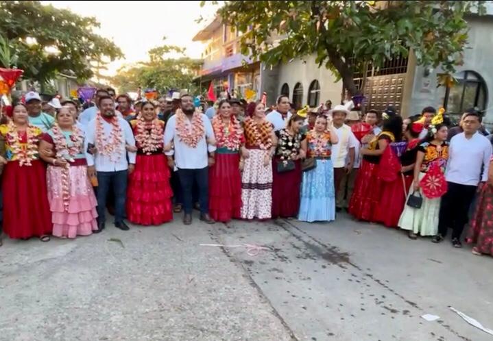 Mientras arde Juchitán “El Quetu” el Presidente Municipal anda de fiesta