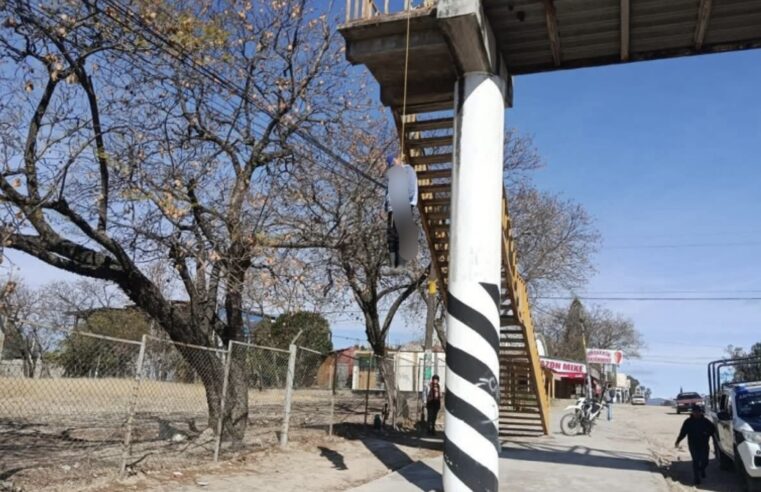 Muere un hombre colgado de un puente en San Sebastián Etla