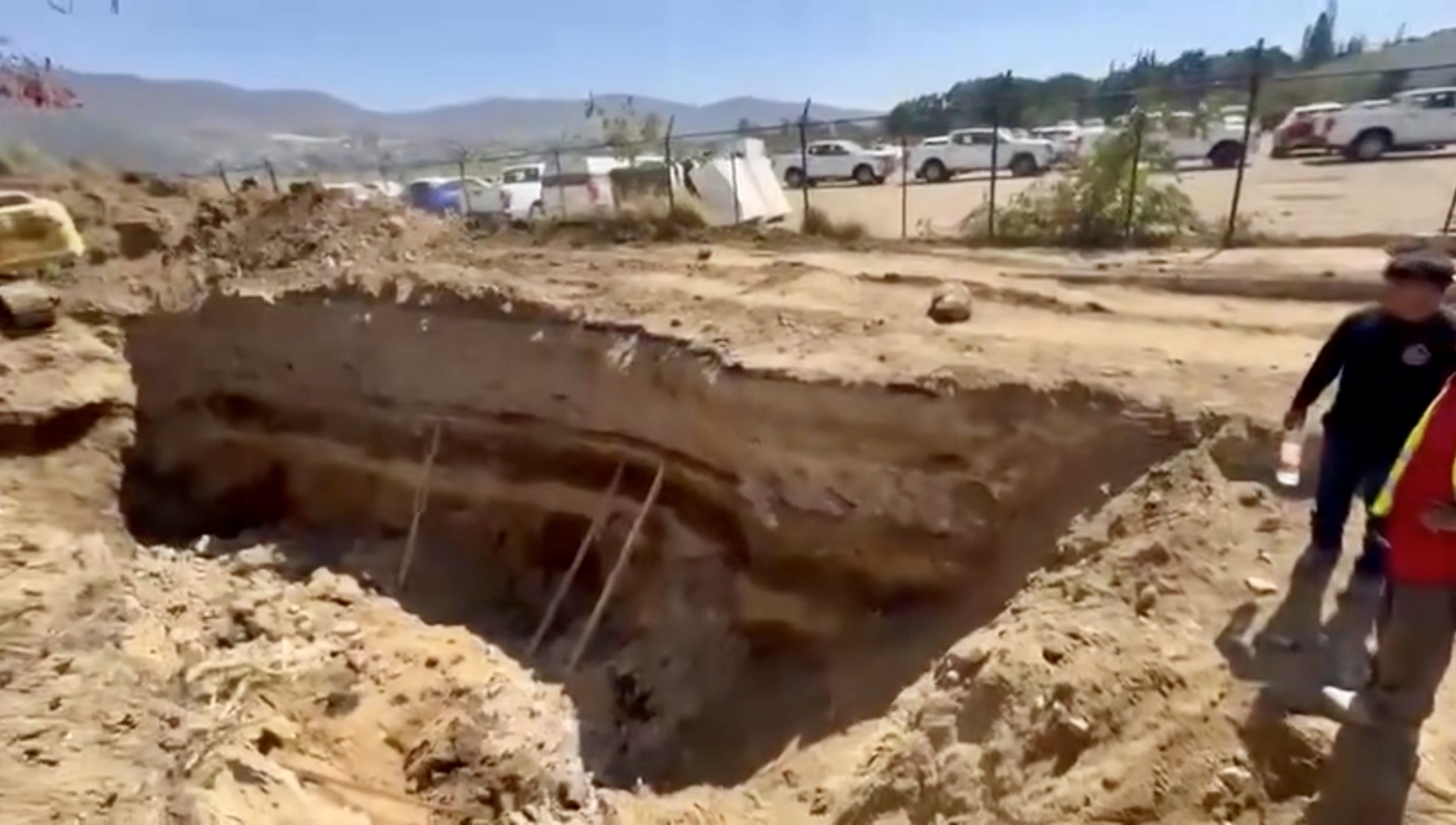 Bajo Protocolos de Seguridad se llevan a cabo los trabajos de drenaje donde quedó sepultado un trabajador