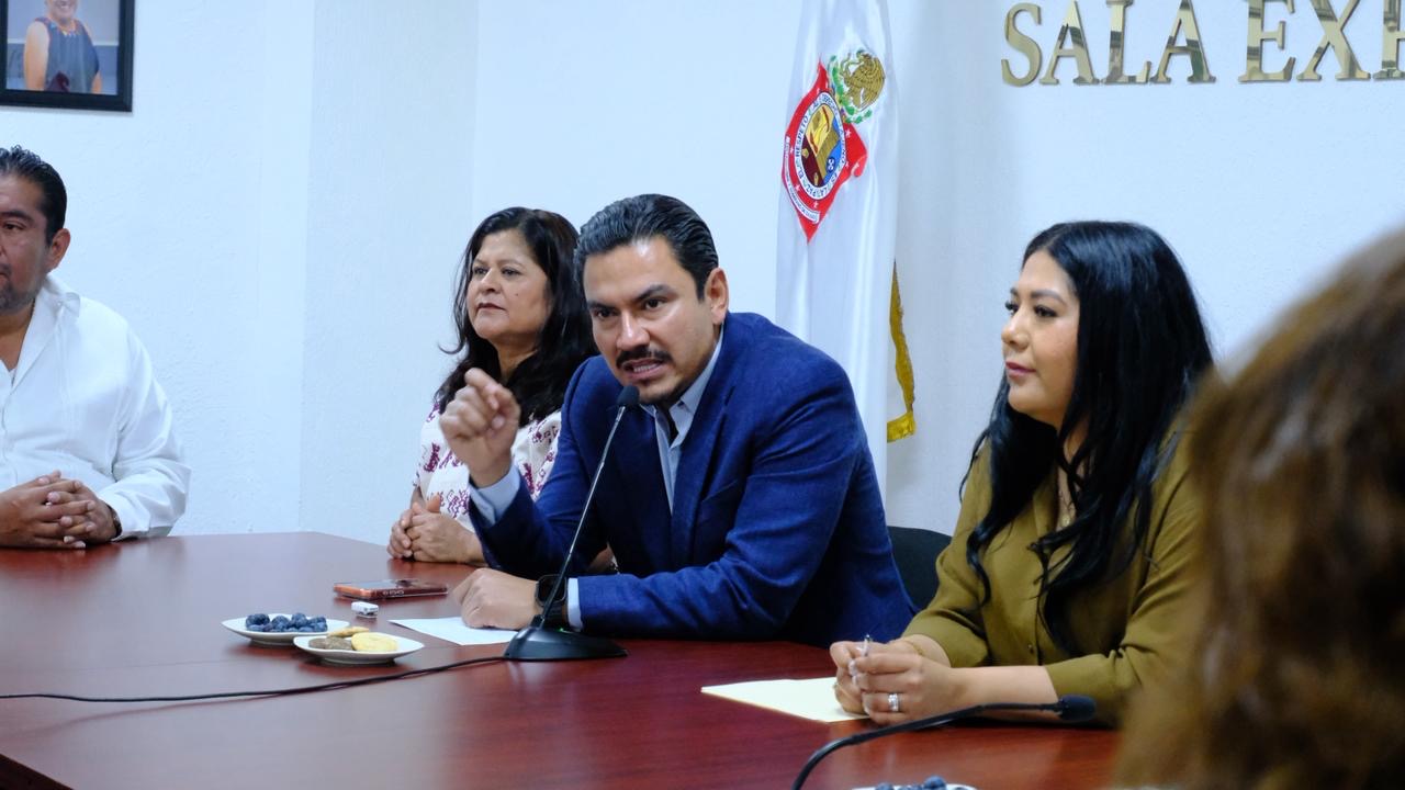 Ray Chagoya entrega Iniciativa de Reforma a la Ley de Ingresos 2026: ¡bajarán los impuestos en la capital de Oaxaca!