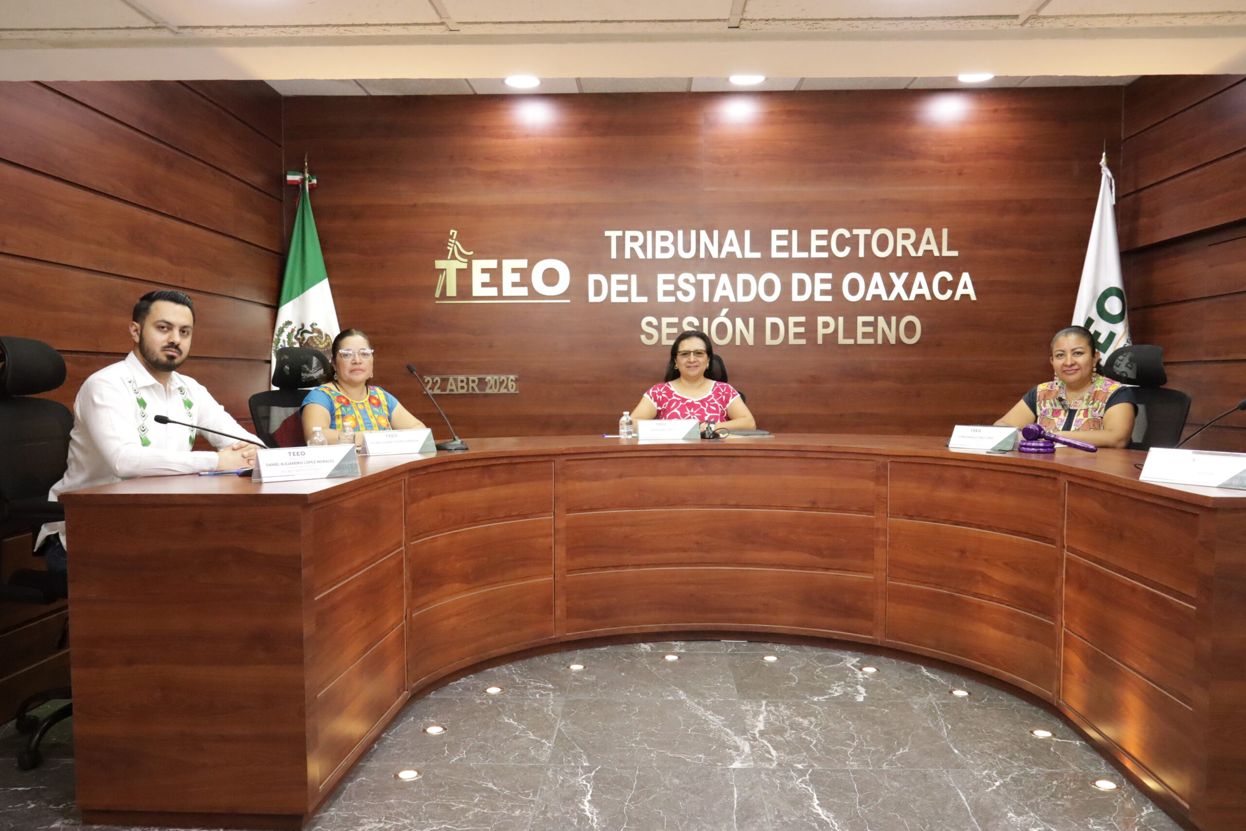 El Tribunal Electoral de Oaxaca valida elecciones de Santiago Ixtayutla y San Agustín Etla