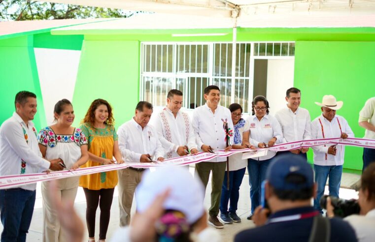 El IEBO 112 de la Ciénega de Zimatlán recibió una aula nueva