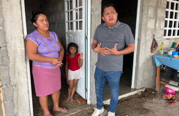 Mejorar las condiciones de vida de nuestra gente es una prioridad: Pedro Bladimir Vásquez entrega apoyo de pisos firmes en Juchitán