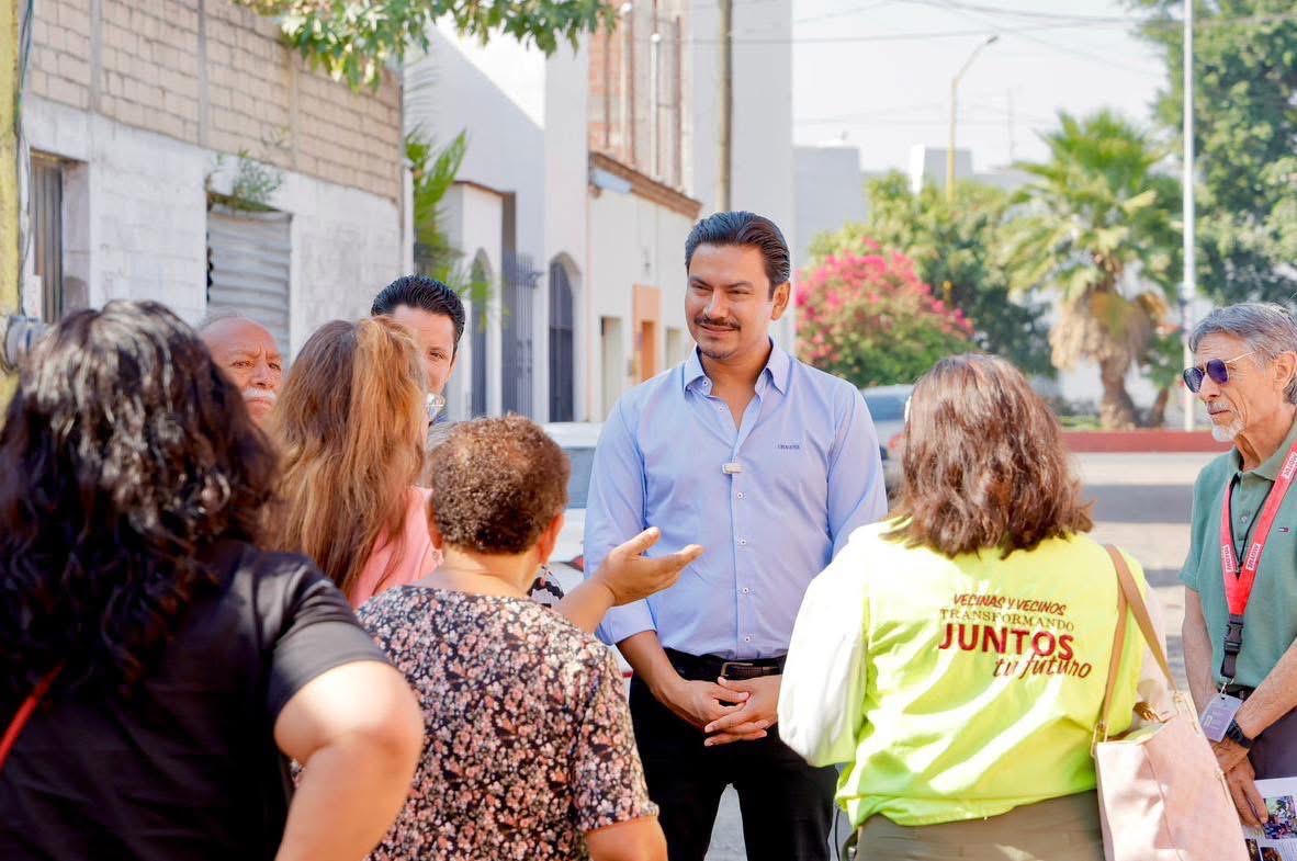 Ray Chagoya sostuvo diálogo directo con vecinos de La Noria