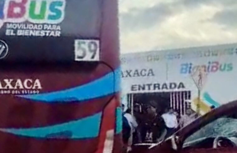 Taxi colectivo choca contra un BinniBus en San