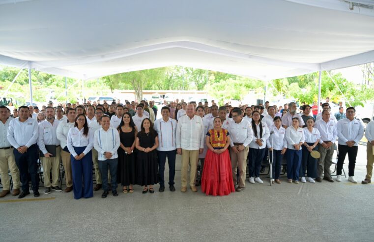 DIF Estatal recibe unidad médica móvil de mastografía