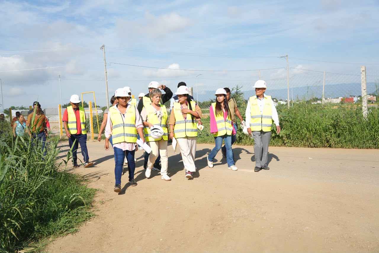 Lleva Nancy Benítez infraestructura eléctrica a una de las zonas con mayor rezago de Xoxocotlán