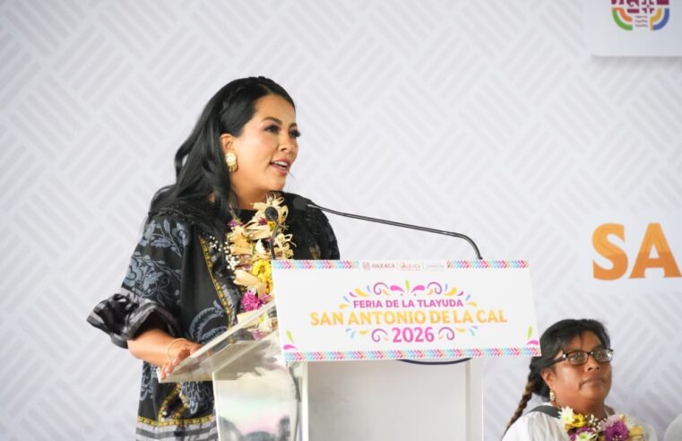 Destaca Saymi Pineda el valor de la tlayuda como símbolo de identidad de San Antonio de la Cal en la Feria de la Tlayuda