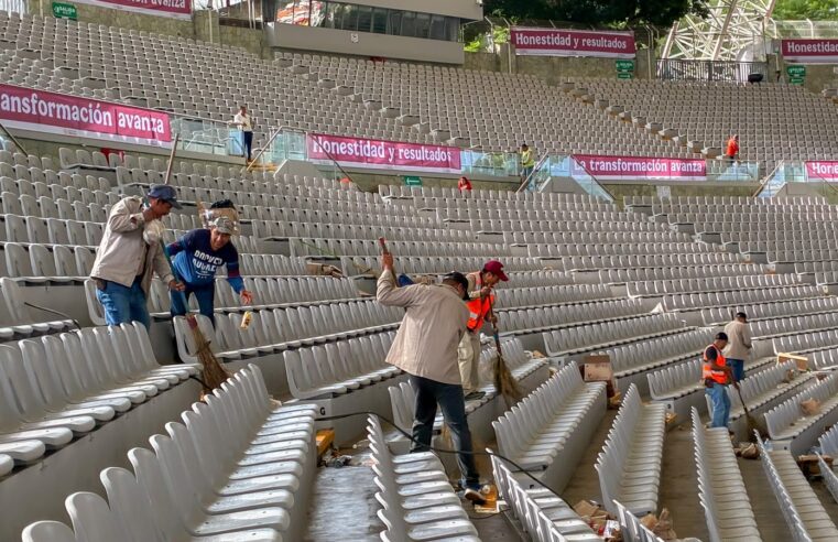 Gobierno de Oaxaca de Juárez realiza labores de limpieza en el Auditorio Guelaguetza