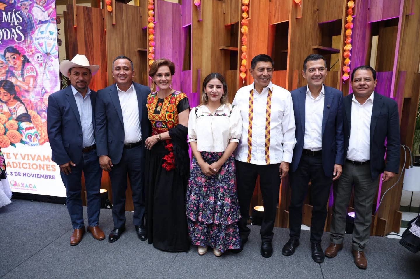 Nino Morales acompaña a Salomón Jara en la presentación de “La Fiesta Más Viva de Todas”