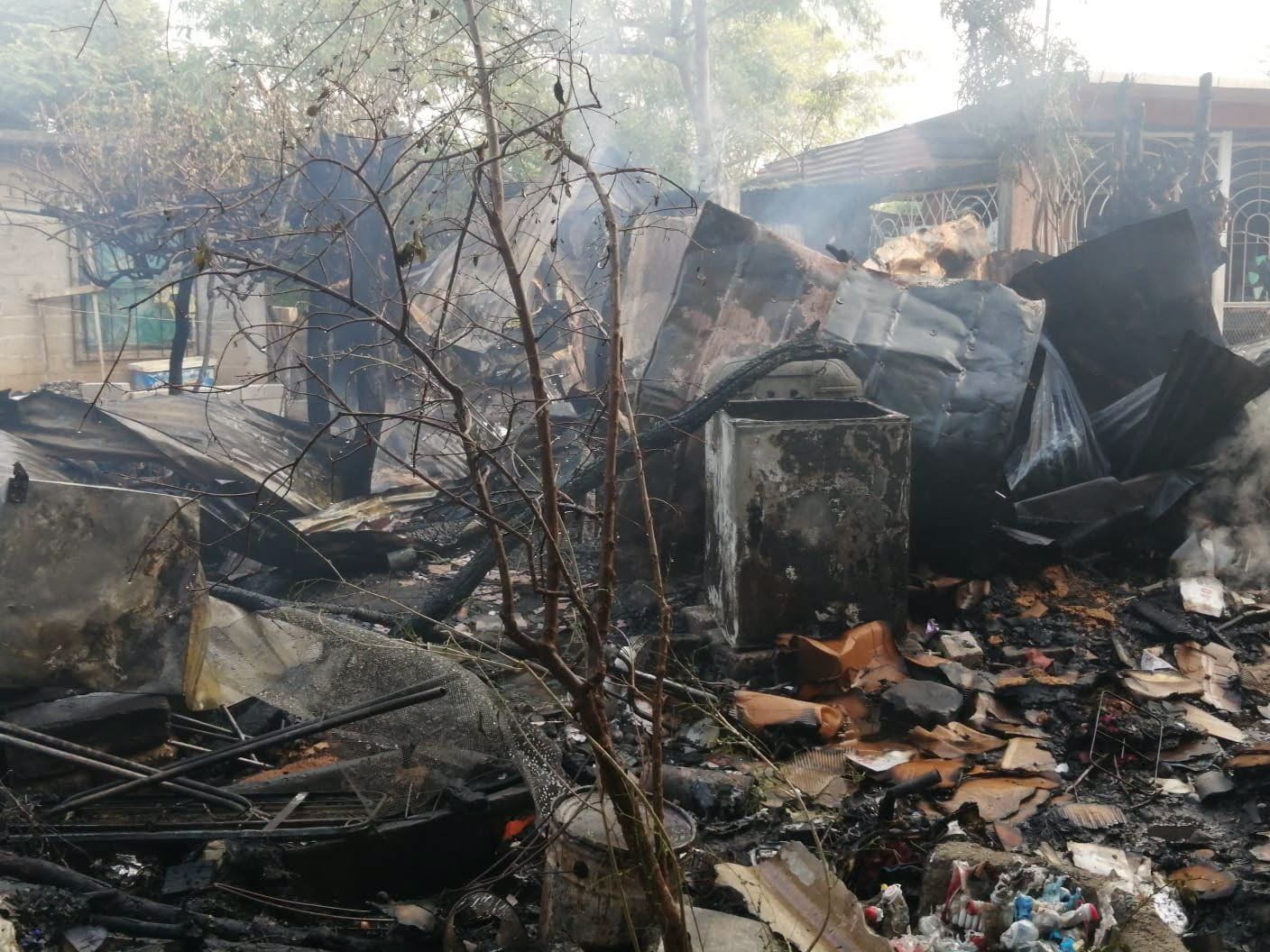 Tragedia en Salina Cruz: incendio mata a dos niños y a su tío