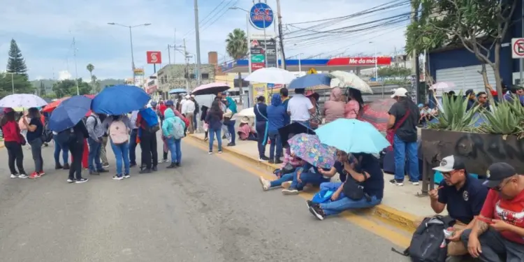 Bloqueos colapsan la zona norte de la capital
