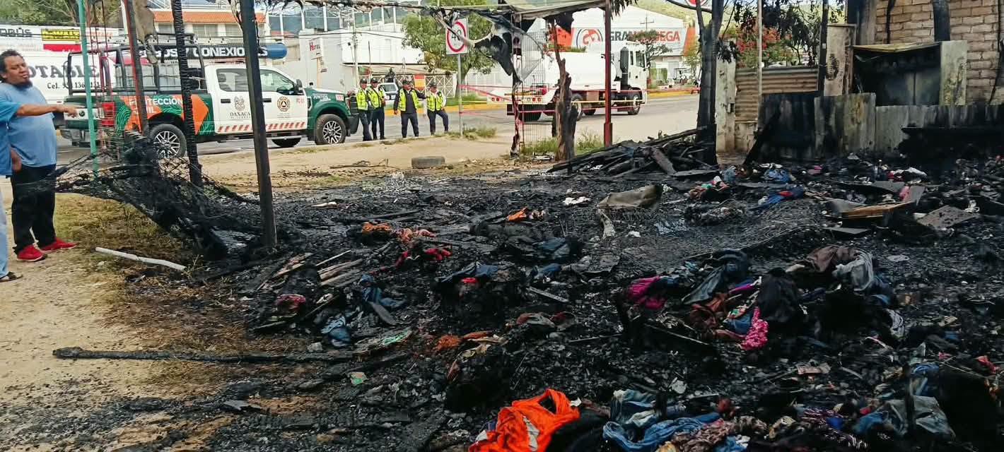  Se incendia comedor sobre la Carretera Internacional