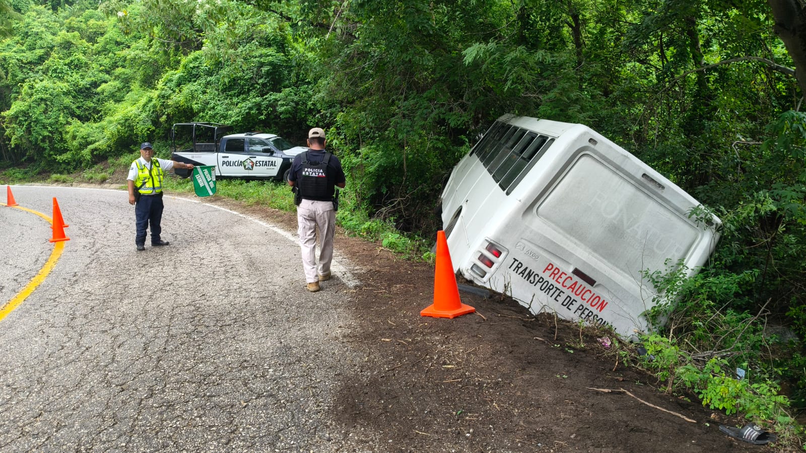 Choque en la carretera 200 deja un muerto y varios heridos