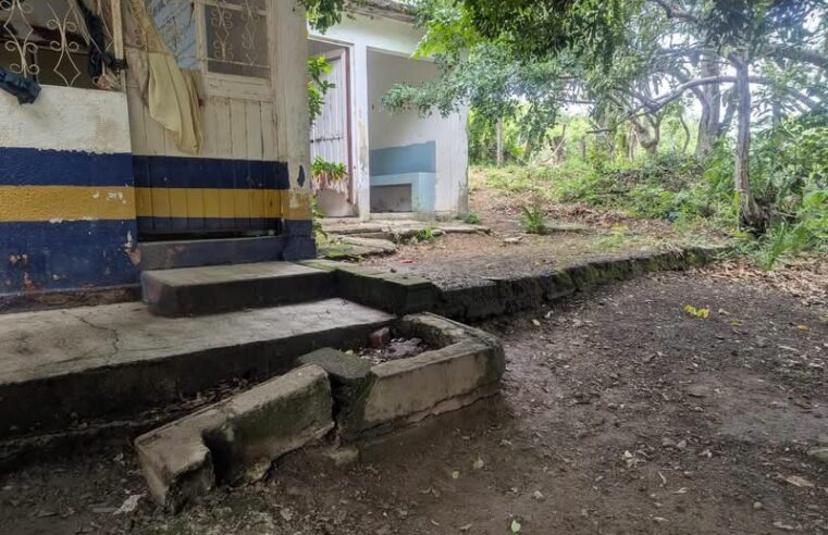 Estudian en un antiguo bar y ahora podrían quedarse en la calle: la historia de una telesecundaria de Oaxaca
