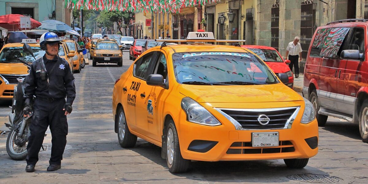 Retienen seis unidades por ofrecer viajes con Uber y DiDi en Oaxaca