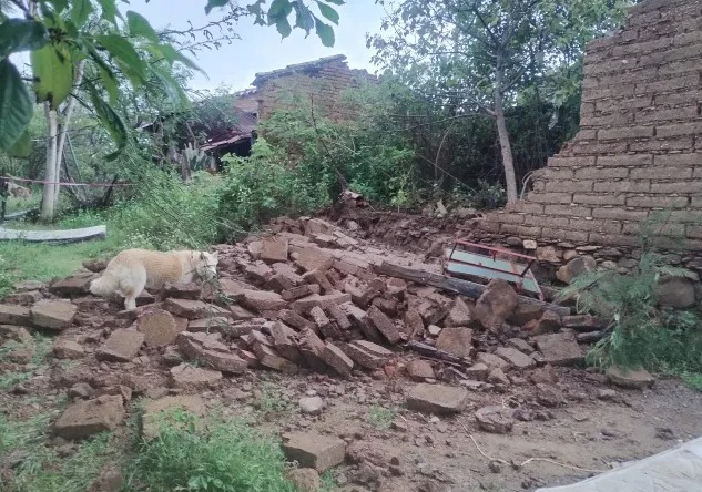 Muere menor tras colapso de una barda en la Mixteca; prevén más lluvias en Oaxaca