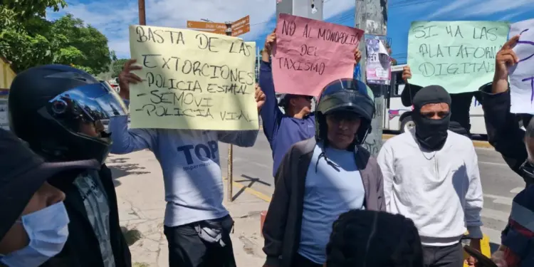 ¡Aseguraron que no los dejaron trabajar! Conductores de plataformas protestaron en la capital oaxaqueña