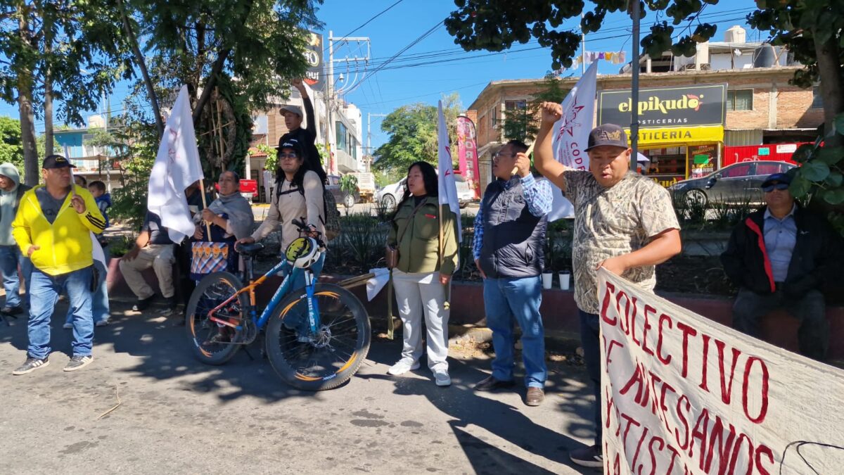 A 20 años del asesinato de Brad Will, la Sección 22 exige justicia en Oaxaca