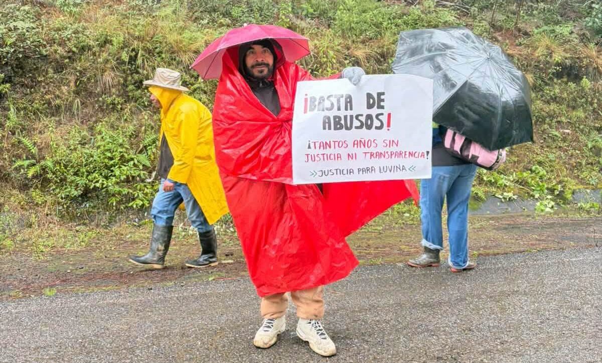 ¡Segundo día de bloqueo! Pasajeros quedan varados en la carretera Oaxaca-Tuxtepec